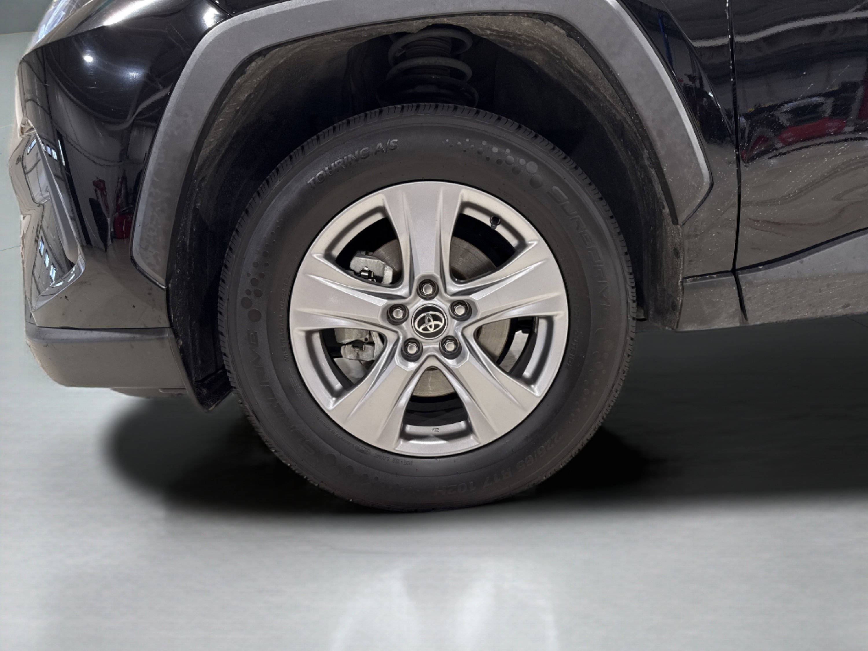 2022 Toyota RAV4 XLE photo 7