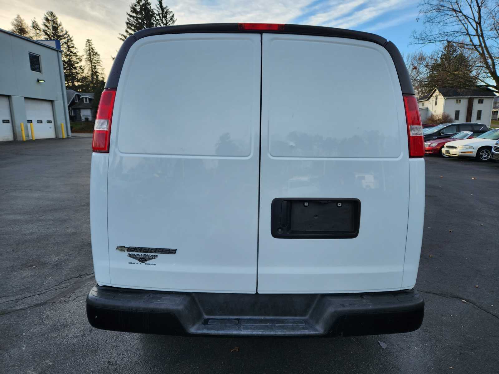 2017 Chevrolet Express Cargo Van photo 4