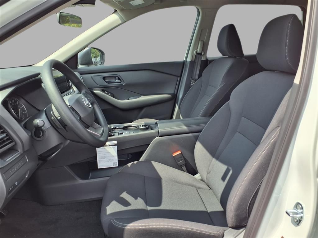 2026 Nissan Rogue S photo 4
