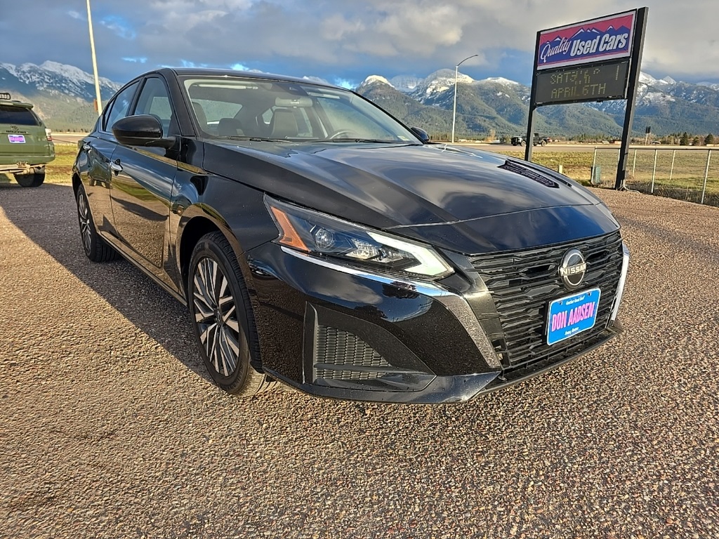 2023 Nissan Altima SV's photo