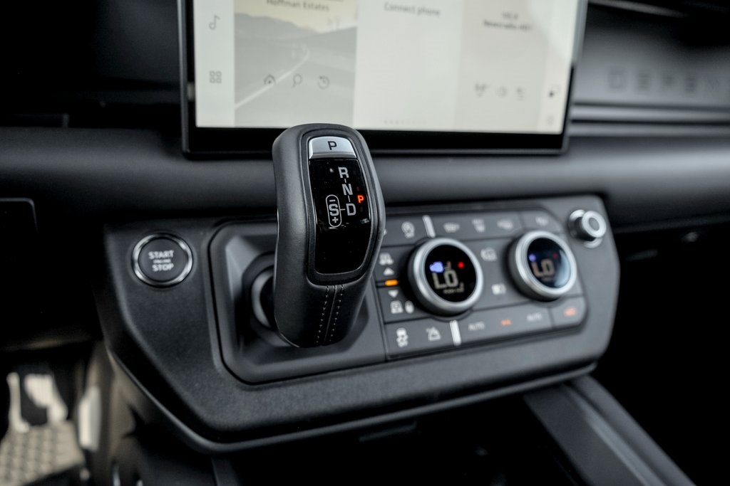 2025 Land Rover Defender 110 X-Dynamic SE photo 14