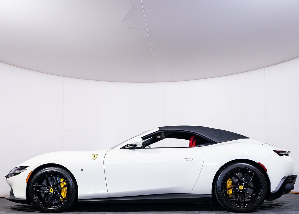 2024 Ferrari Roma Spider Base photo 7