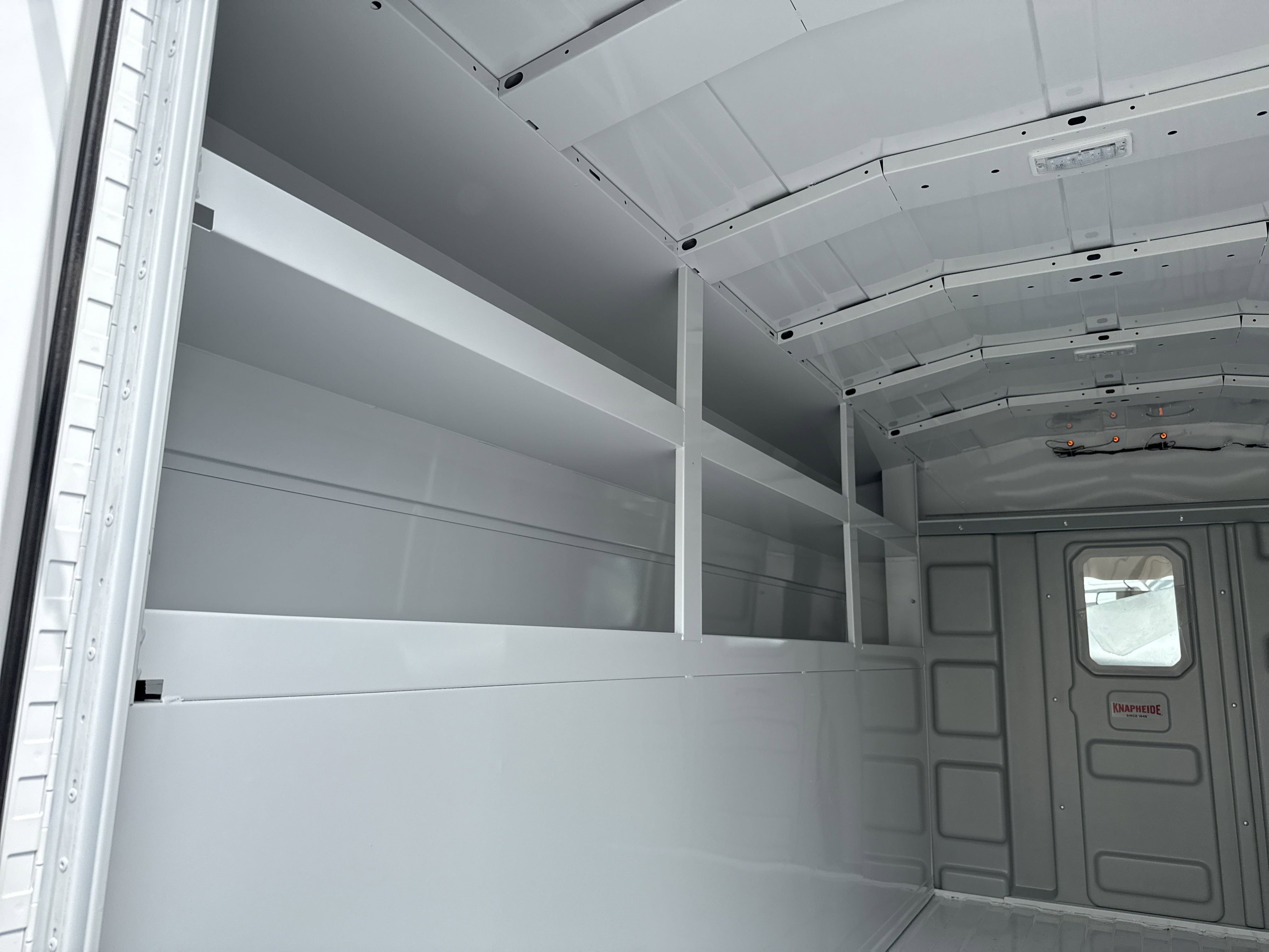 2025 Chevrolet Express Cutaway 3500 photo 3