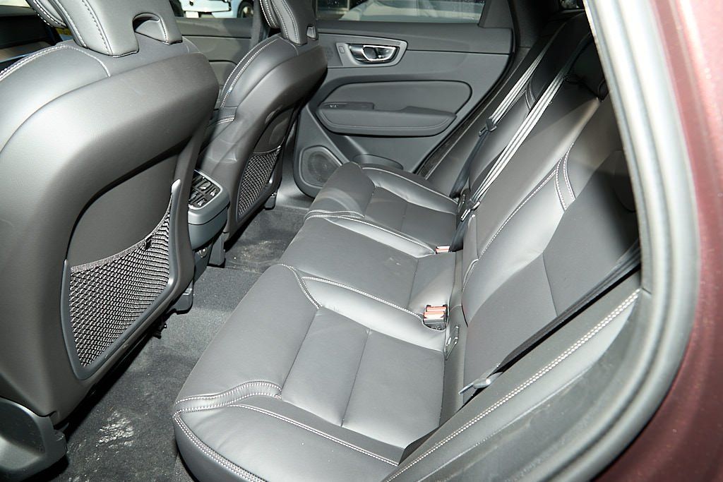 2026 VOLVO XC60 - Image 19