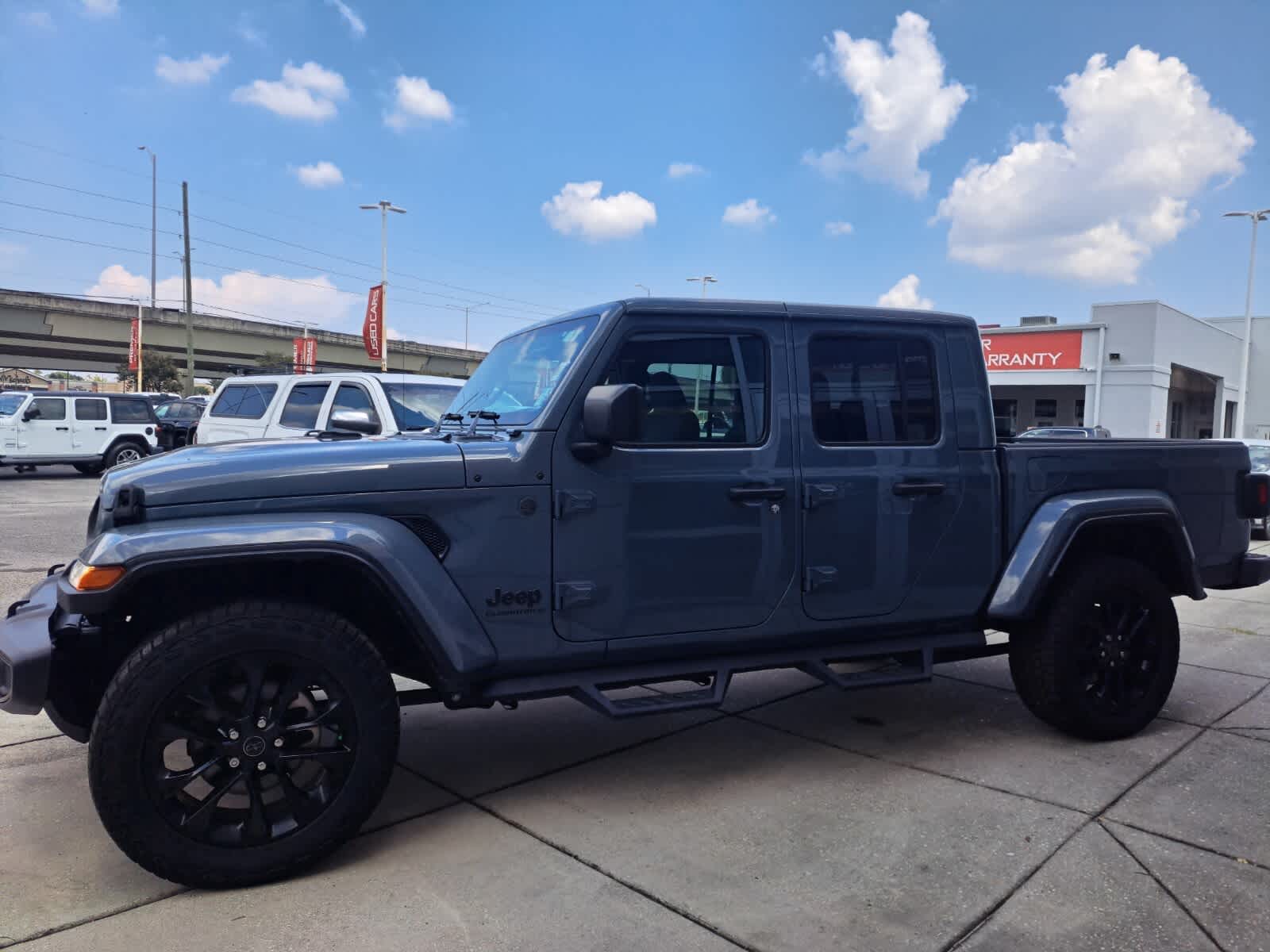 2024 Jeep Gladiator Sport photo 7