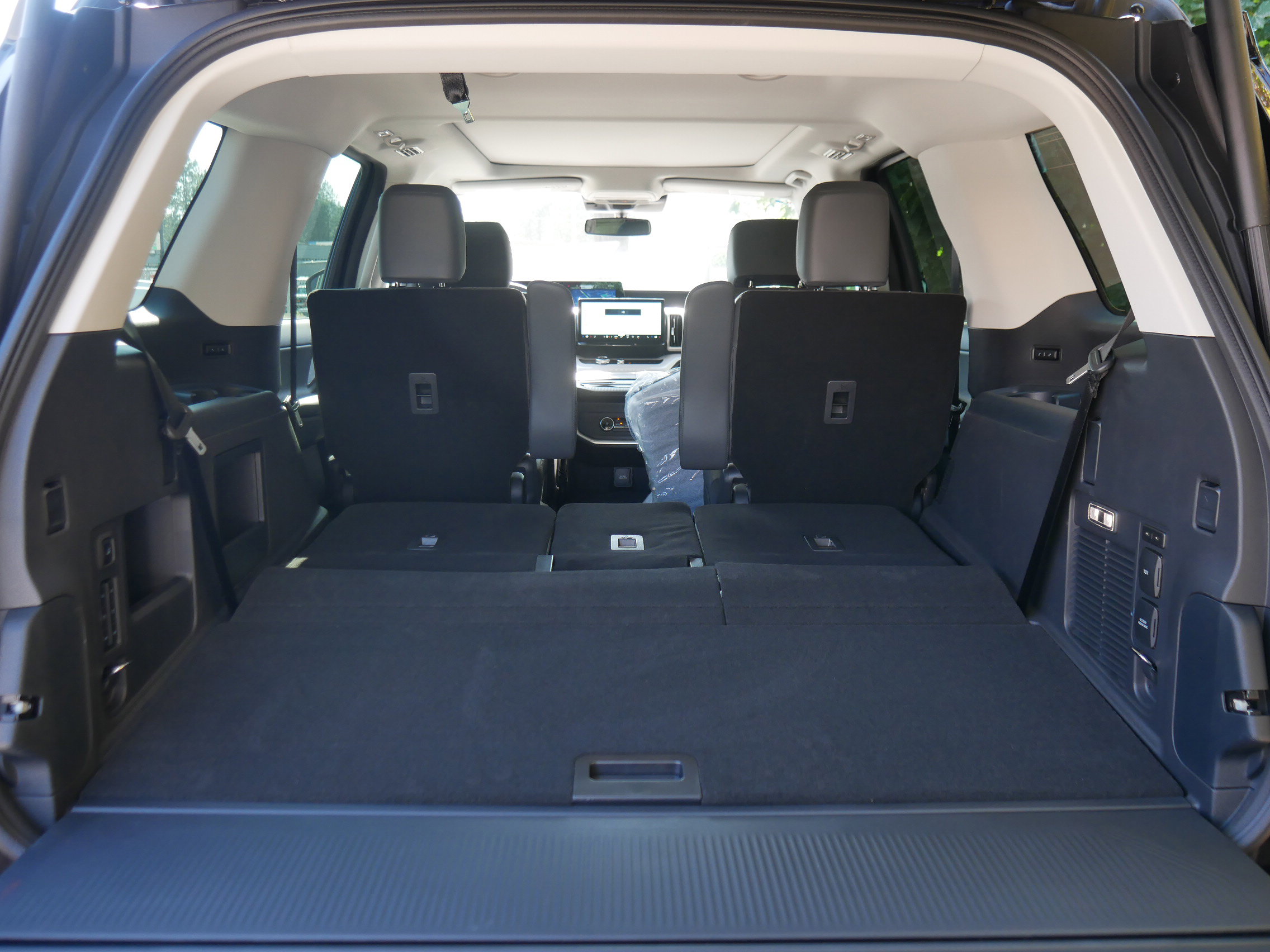 2025 Ford Expedition photo 23