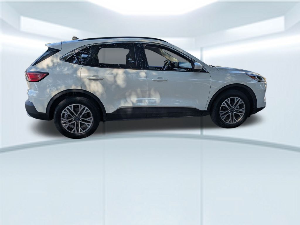 2020 Ford Escape SEL photo 4