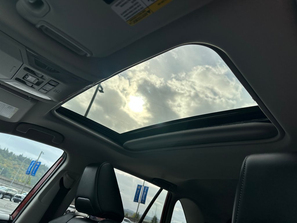 2021 Toyota RAV4 XLE Premium photo 19