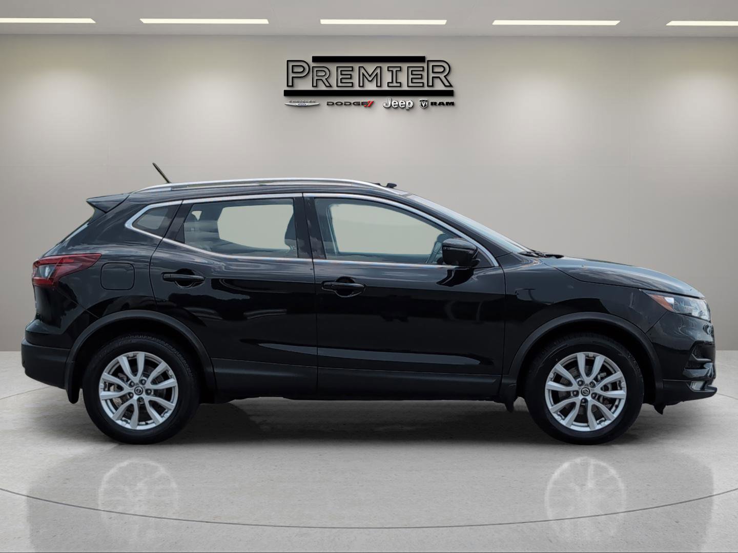 2022 Nissan Rogue Sport SV photo 5