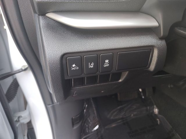 2022 Mitsubishi Eclipse Cross ES photo 10