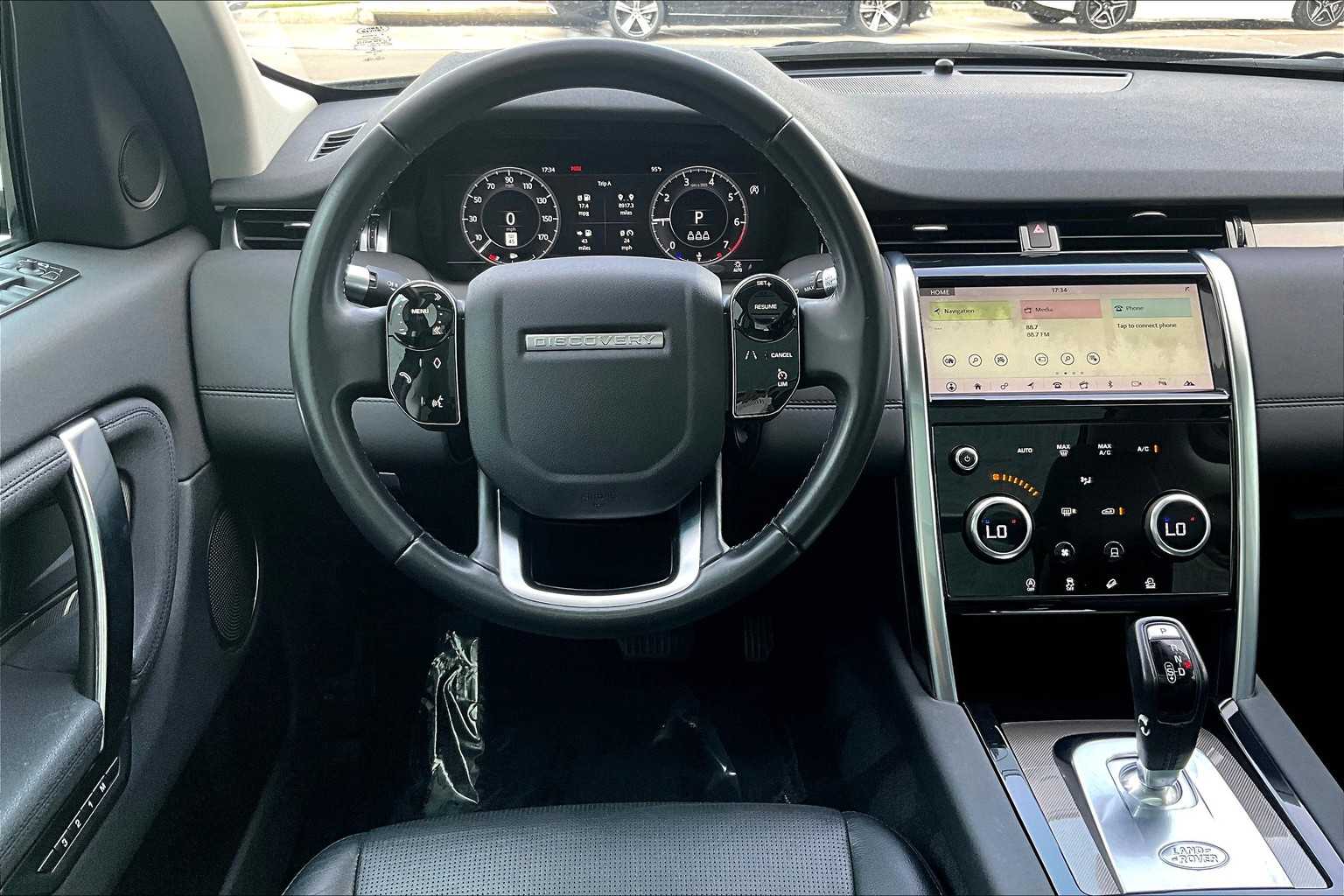 2020 Land Rover Discovery Sport SE photo 5