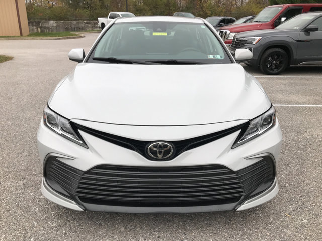 2022 Toyota Camry LE photo 3
