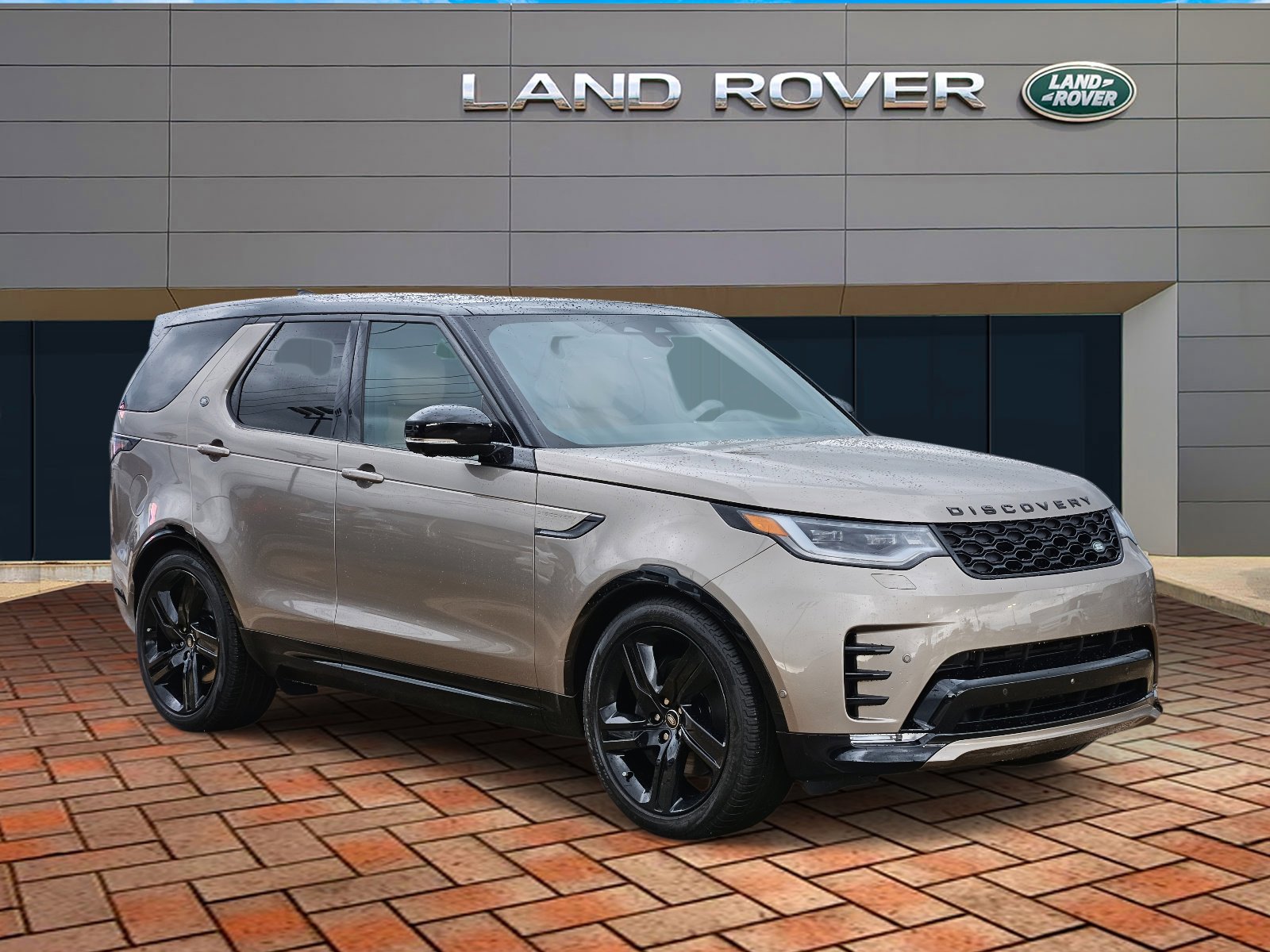 2025 Land Rover Discovery SE photo 3