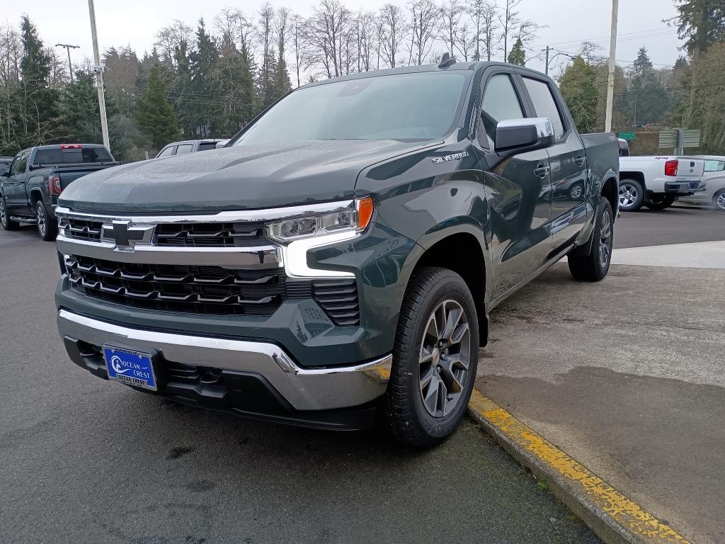 2025 Chevrolet Silverado 1500 LT photo 4