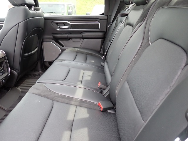2025 Ram 1500 Laramie photo 12