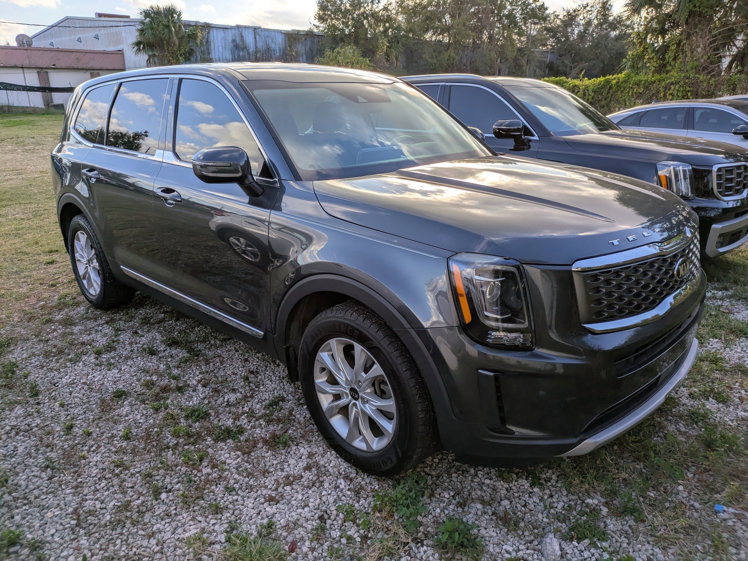 2021 Kia Telluride LX's photo