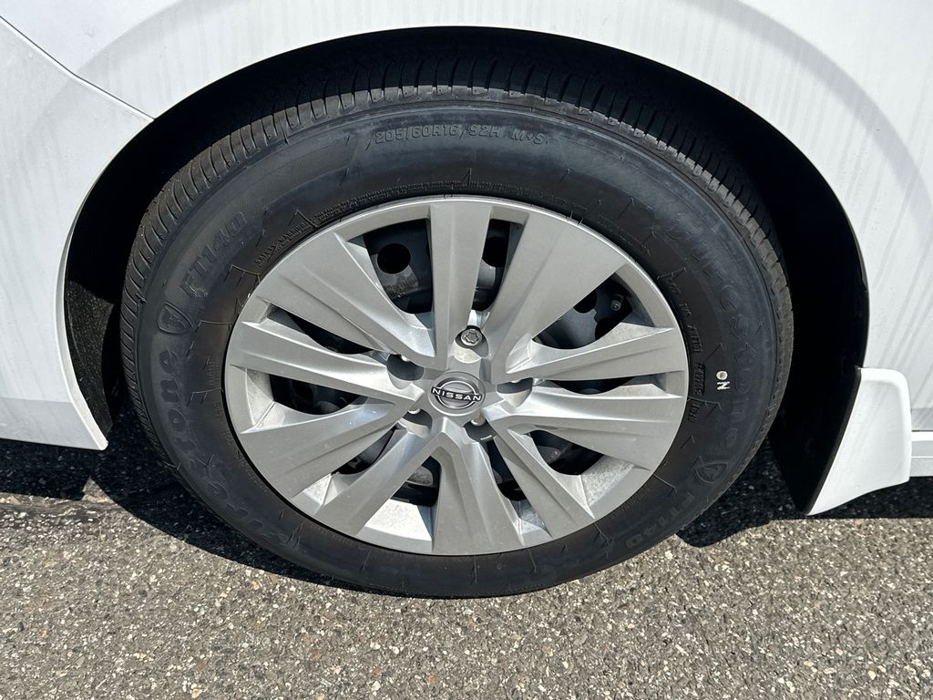 2025 Nissan Sentra S photo 8