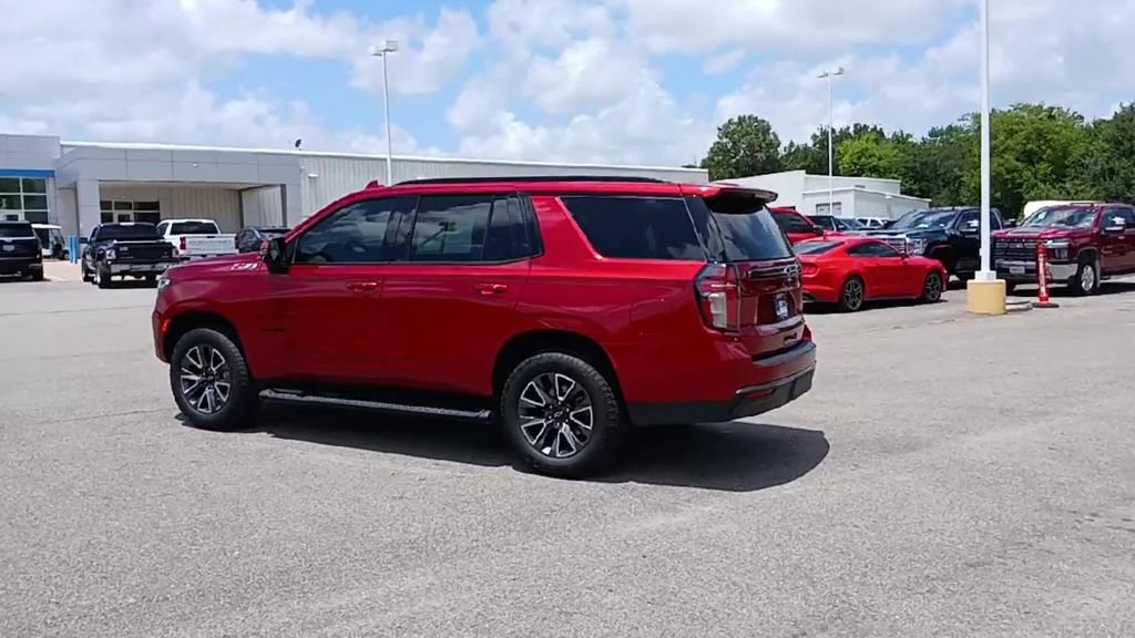 2022 Chevrolet Tahoe Z71 photo 2