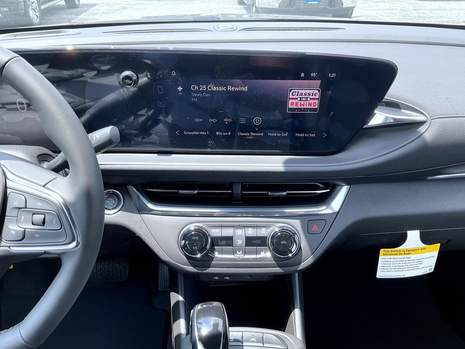 2025 Buick Envista Preferred photo 13