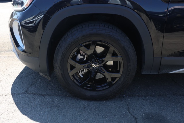 2024 Volkswagen Atlas Peak Edition SEL photo 9