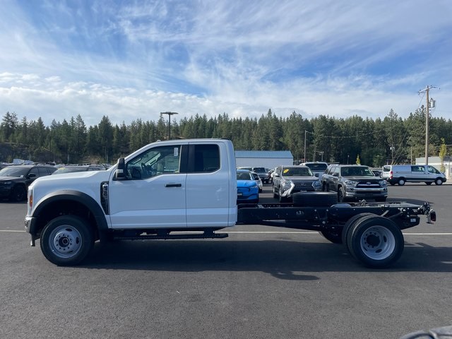 2025 Ford F-450 photo 9