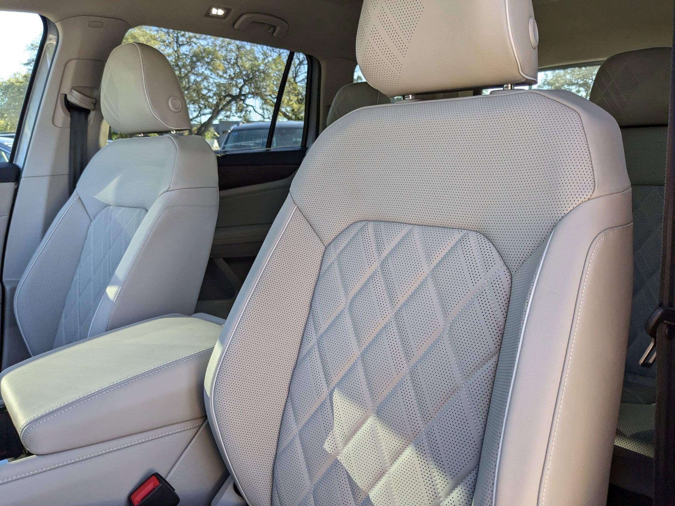 2025 Volkswagen Atlas SEL Premium R-Line photo 4