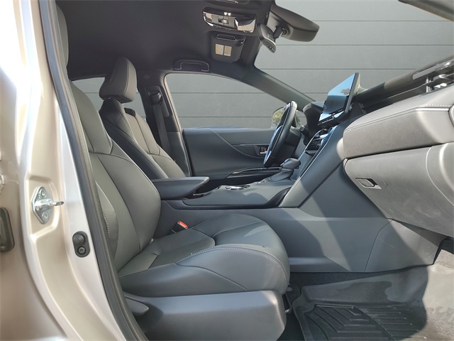 2022 Toyota Venza XLE photo 14