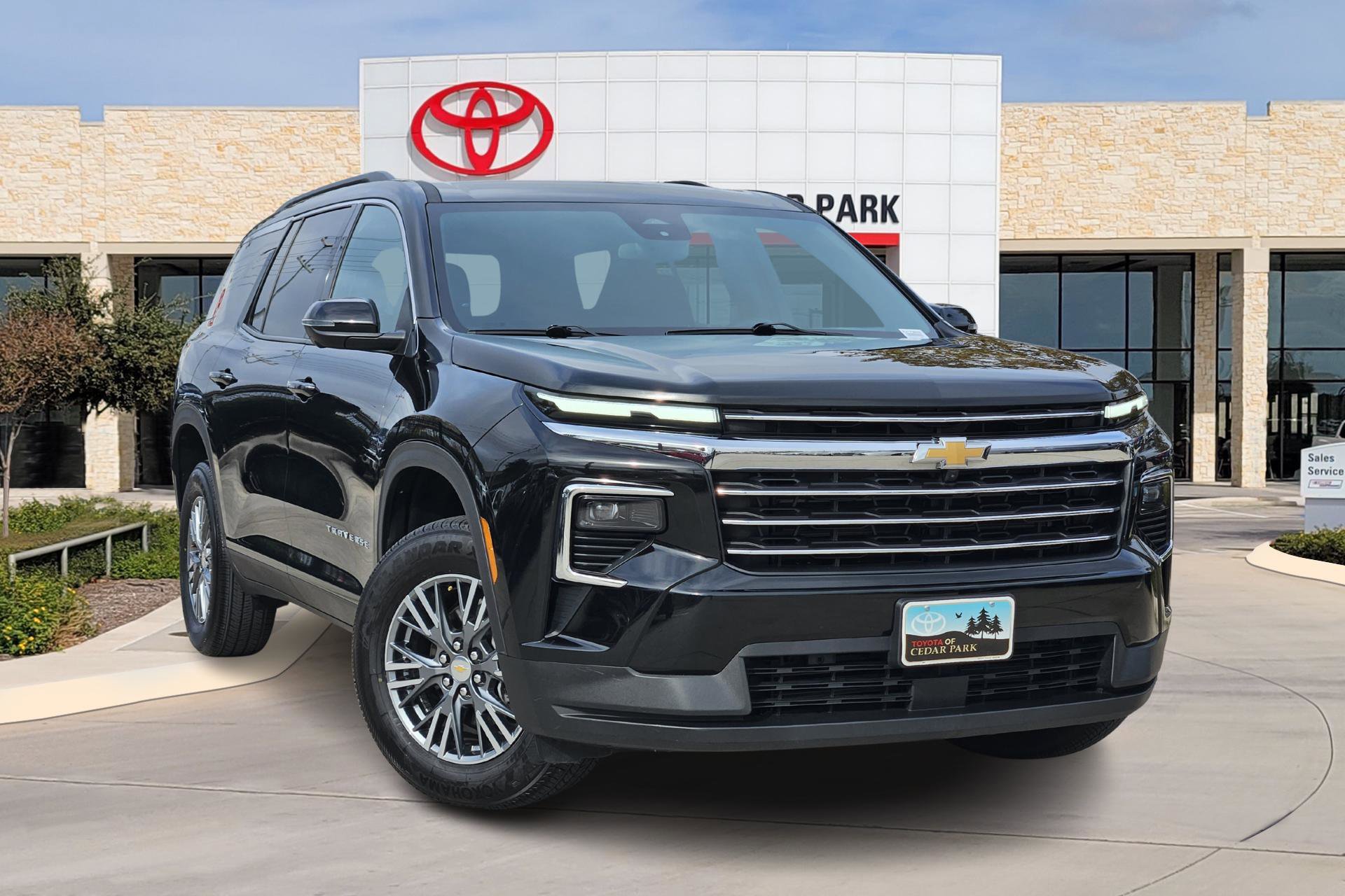 2024 Chevrolet Traverse 2LT's photo