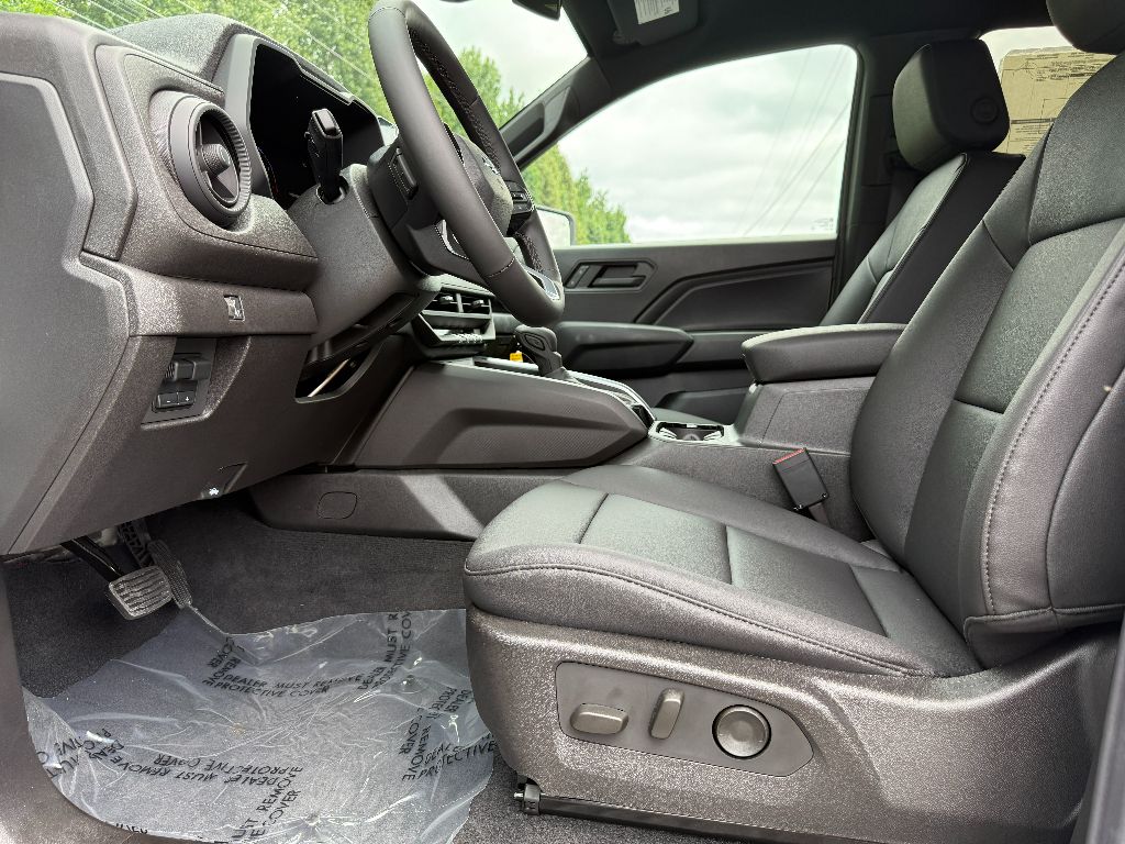 2025 Chevrolet Colorado Trail Boss photo 18