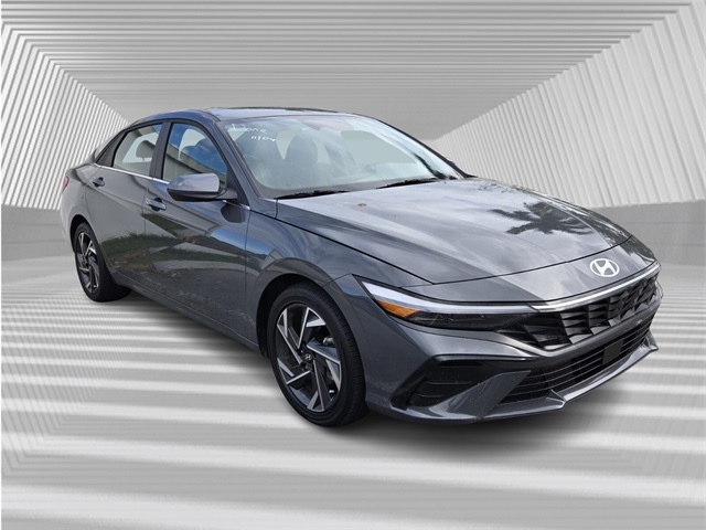 2025 Hyundai Elantra SEL Convenience photo 3