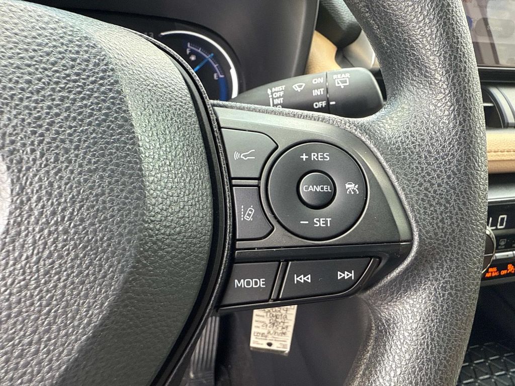 2024 Toyota RAV4 Hybrid LE photo 29