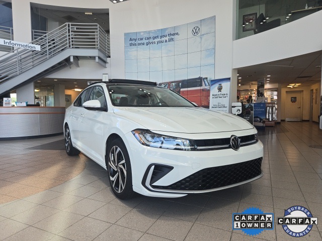 2025 Volkswagen Jetta SEL's photo