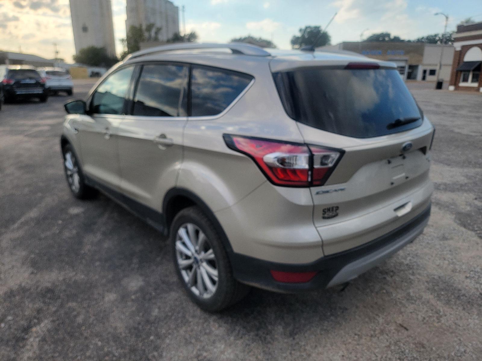2017 Ford Escape Titanium photo 3