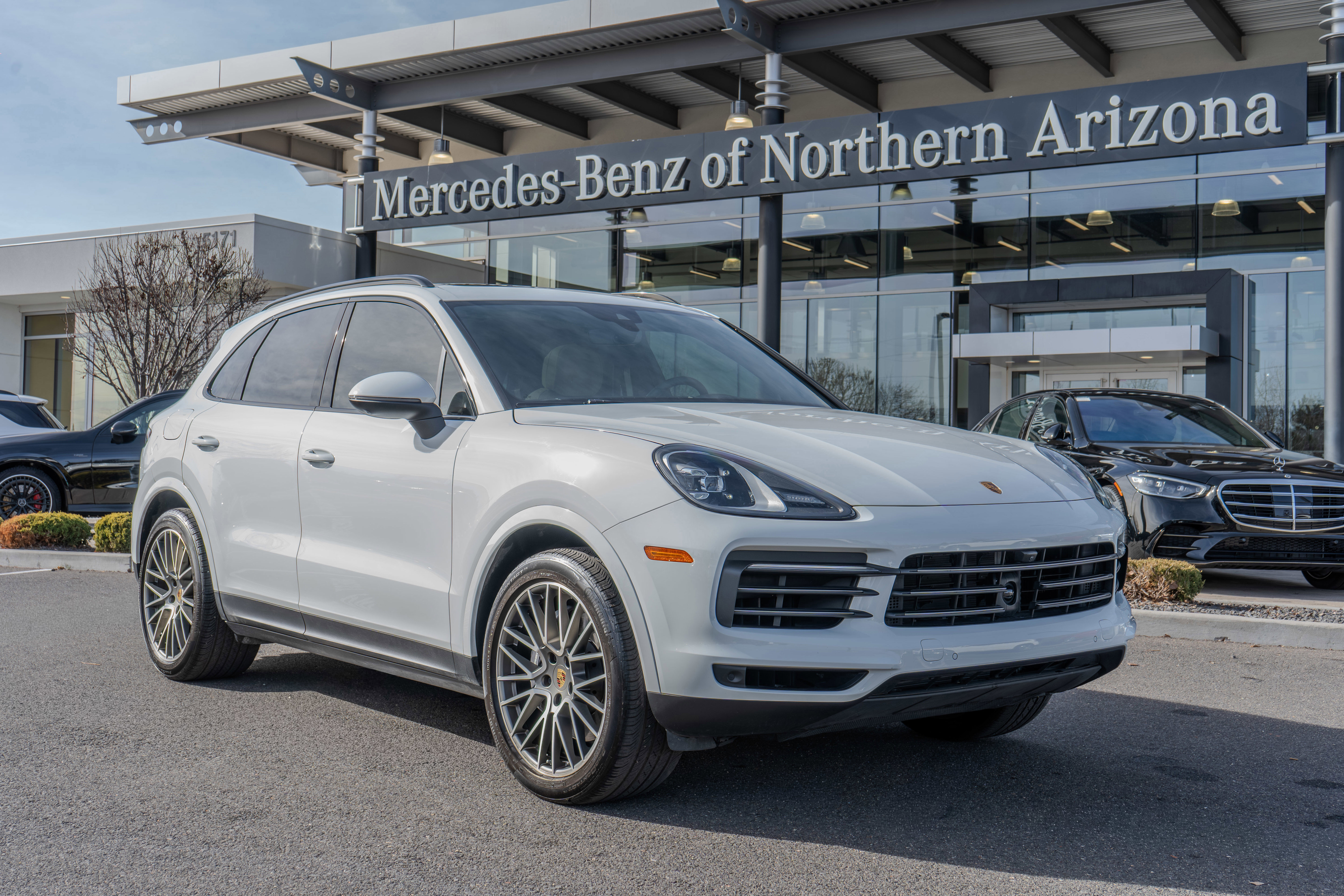 2023 Porsche Cayenne Base's photo