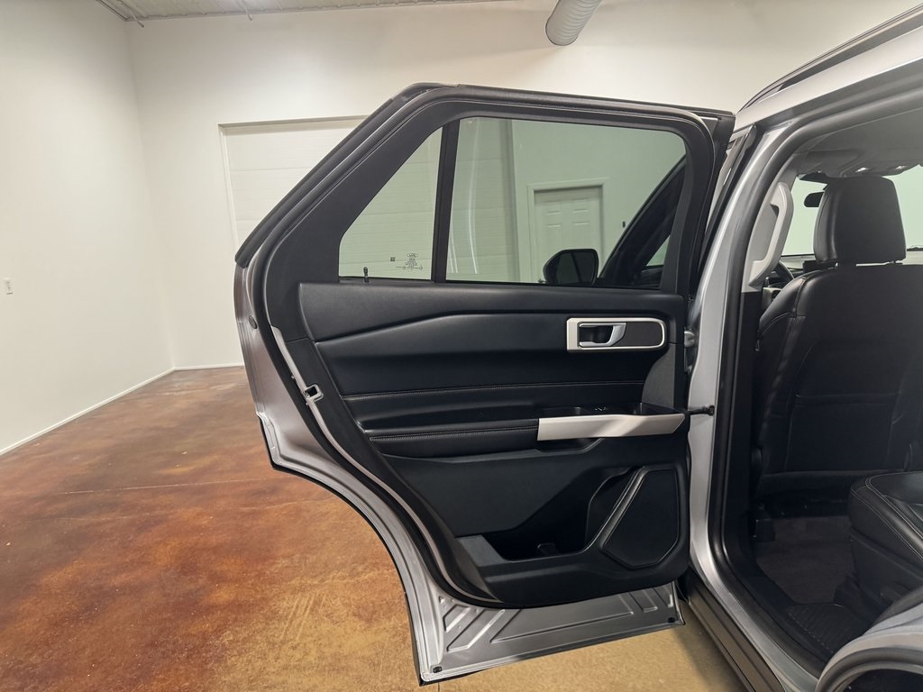 2023 Ford Explorer XLT photo 40
