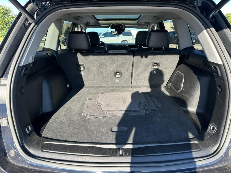 2024 Jeep Cherokee Limited 4xe photo 5