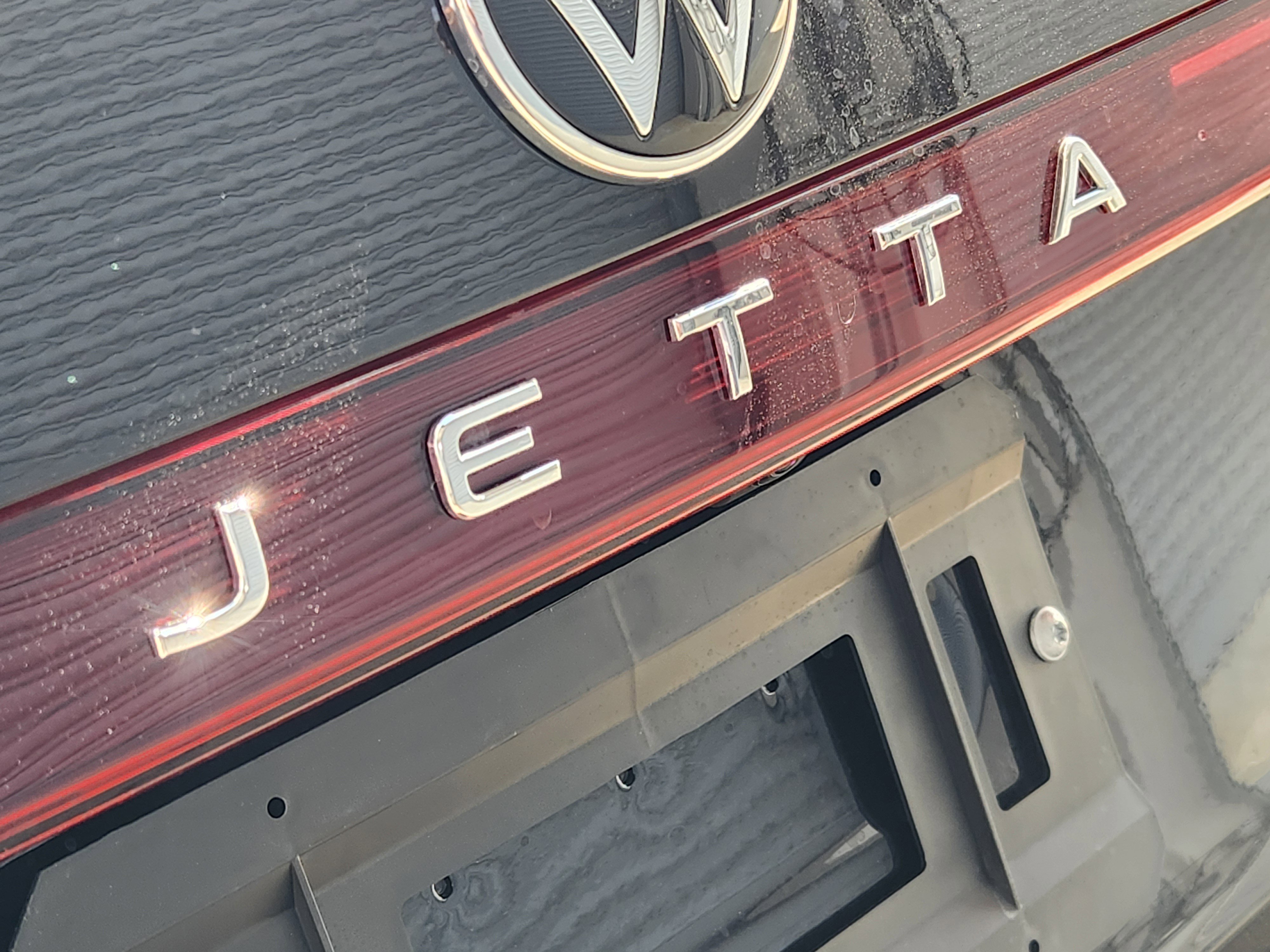 2026 Volkswagen Jetta SE photo 2