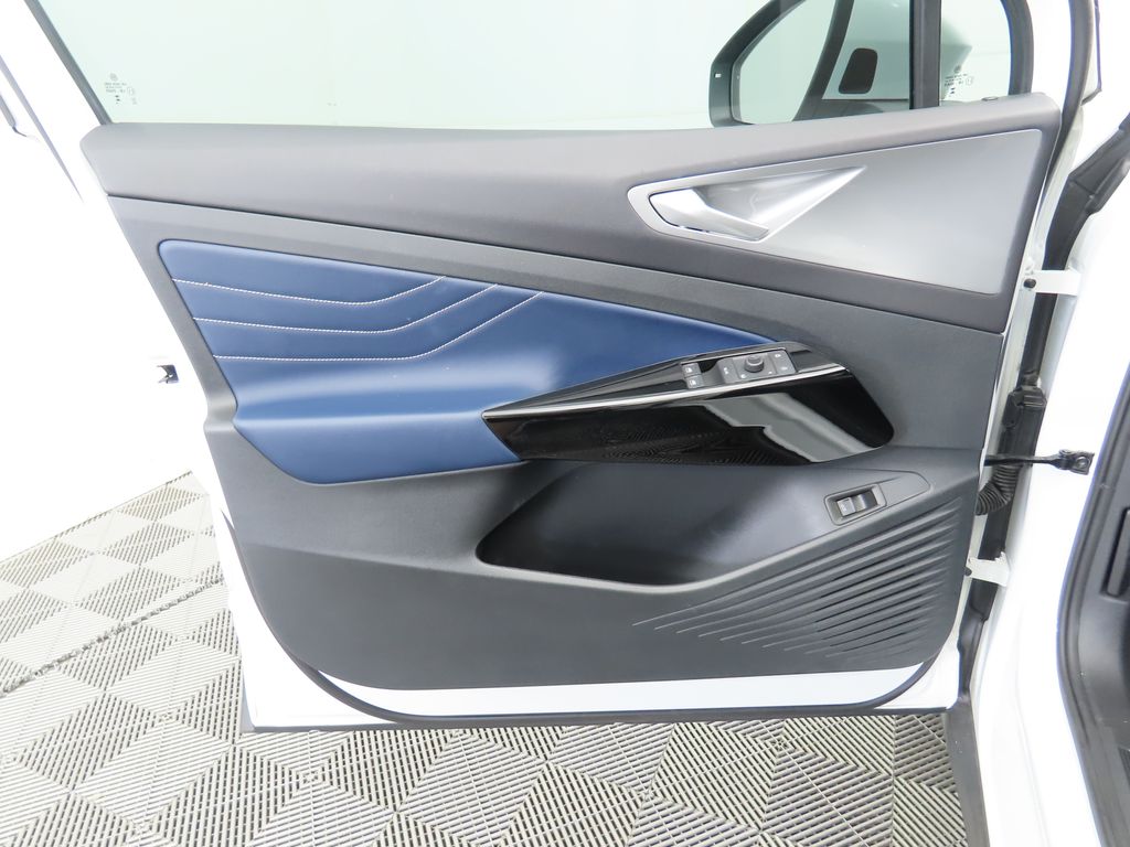 2024 Volkswagen ID.4 S photo 25