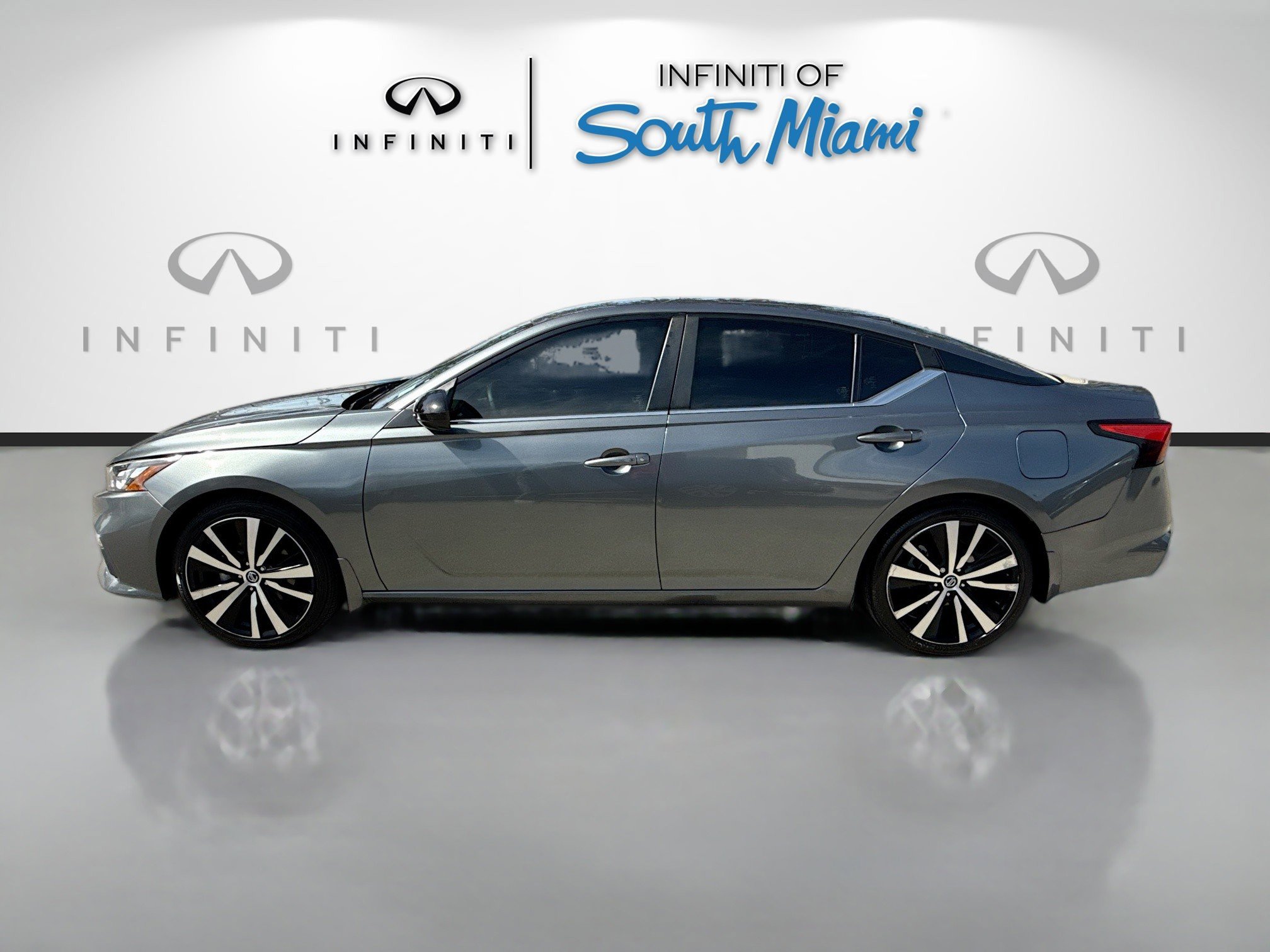 2021 Nissan Altima 2.5 SR photo 4