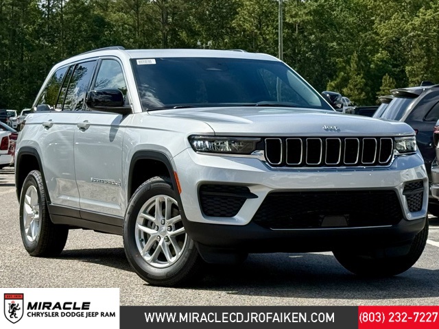 2025 Jeep Grand Cherokee Laredo's photo