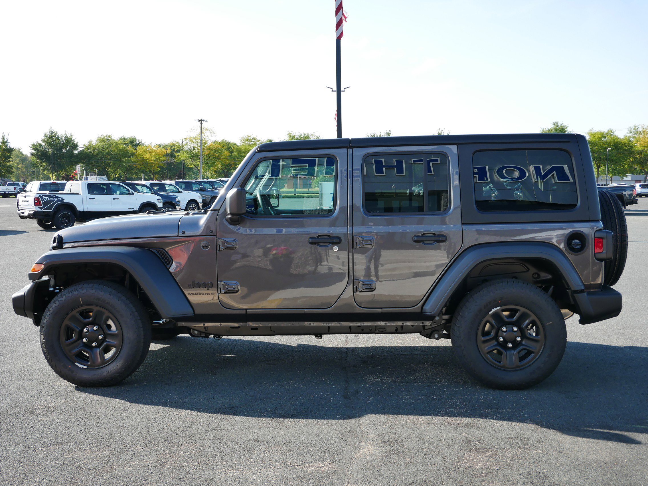 2025 Jeep Wrangler Sport photo 5