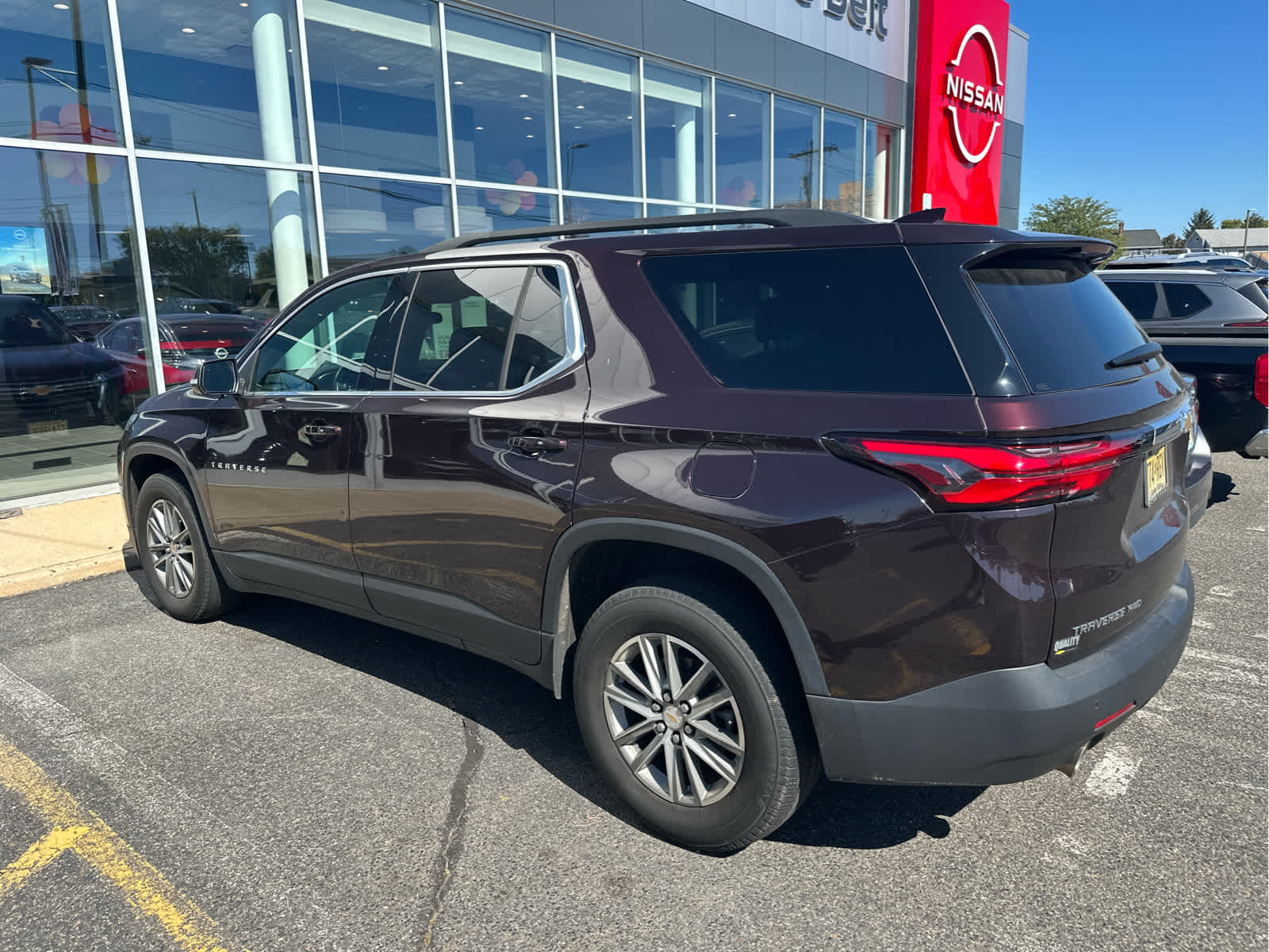 2023 Chevrolet Traverse Cloth photo 2