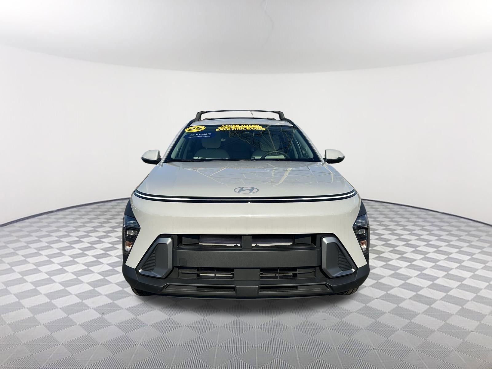 2025 Hyundai Kona SEL photo 2