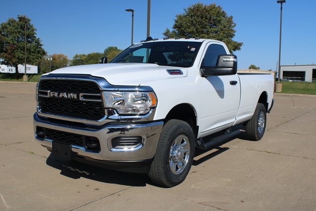 2024 Ram 2500 Tradesman photo 3