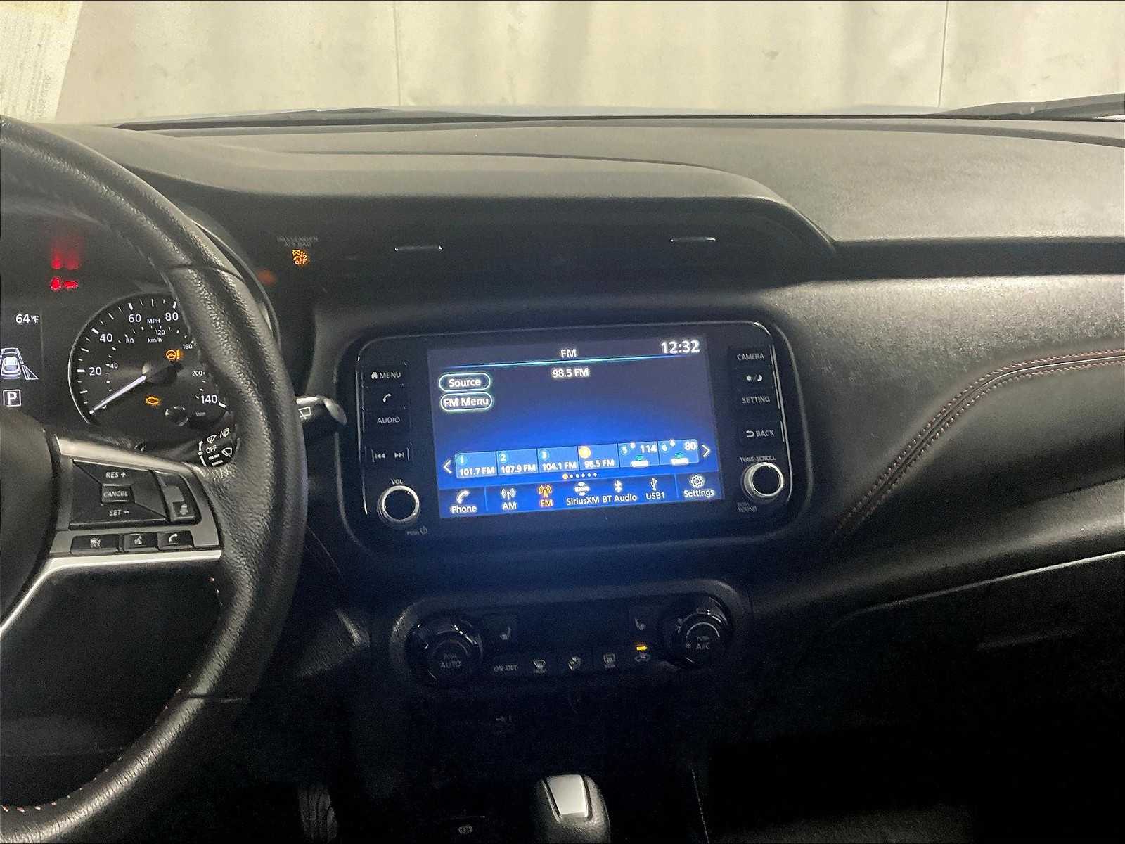 2023 Nissan Kicks SR photo 17