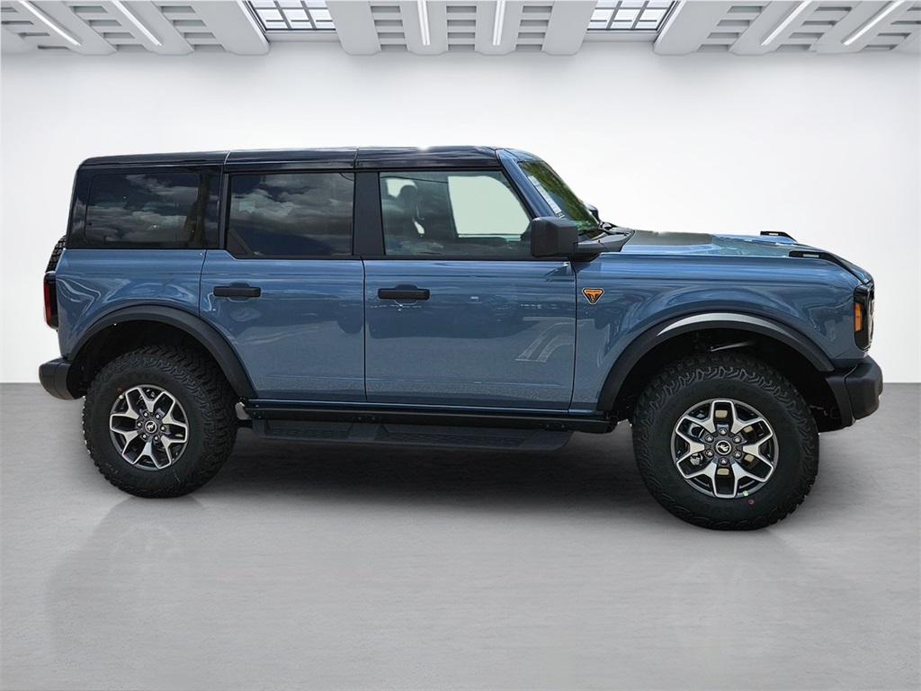 2025 Ford Bronco Badlands photo 3