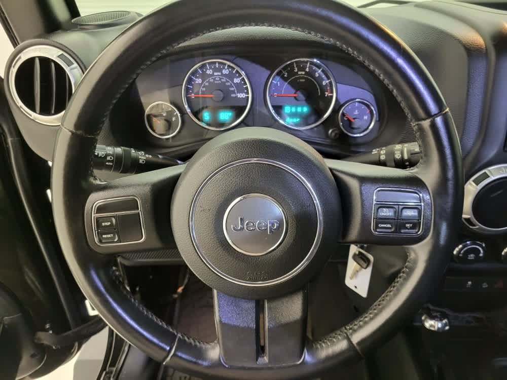 2016 Jeep Wrangler Unlimited Sahara photo 2