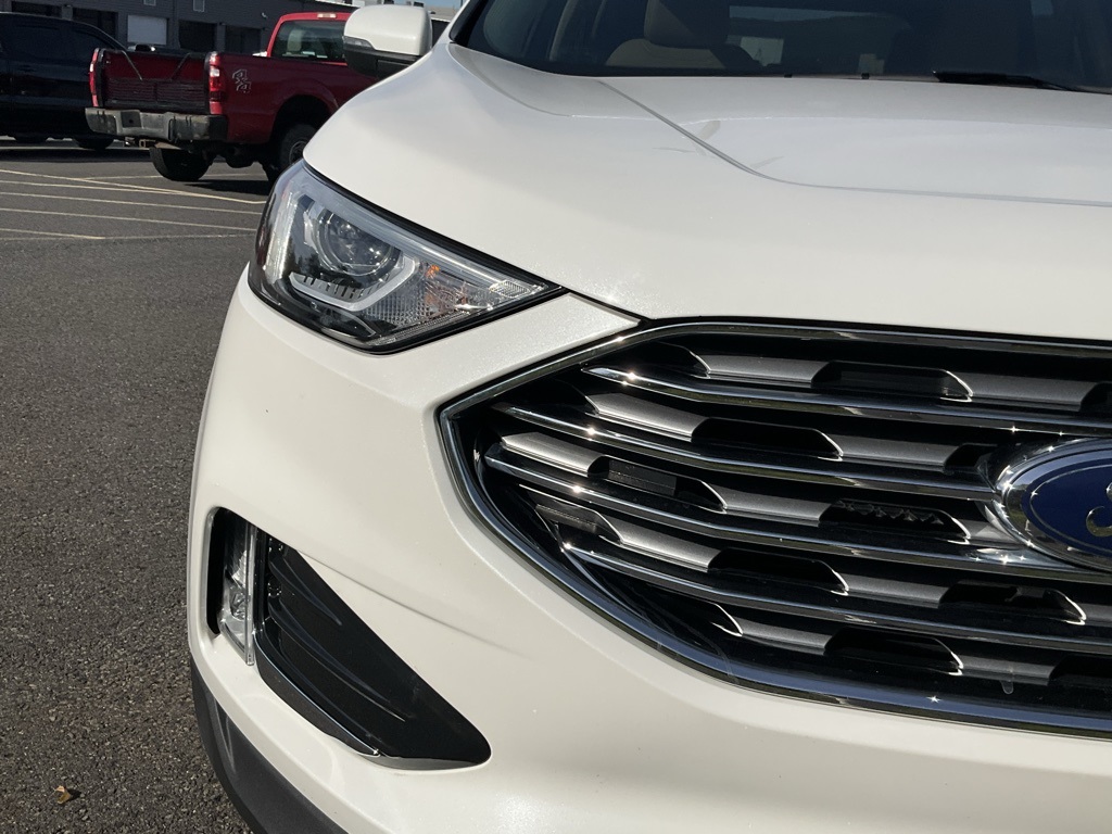 2020 Ford Edge SEL photo 2
