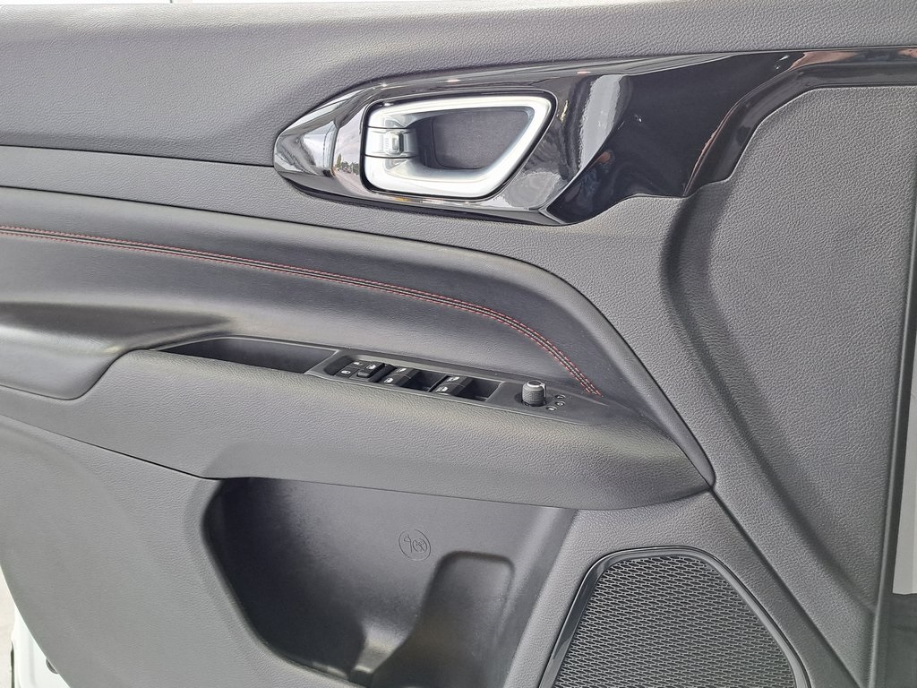 2024 Jeep Compass Trailhawk photo 16