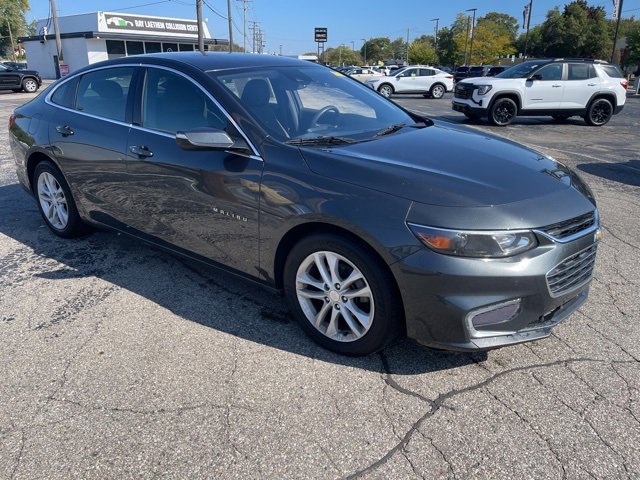2017 Chevrolet Malibu photo 3
